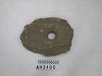 藏品(扁長形單孔薄石輪)的圖片